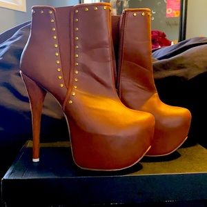 Shoe Dazzle Booties
